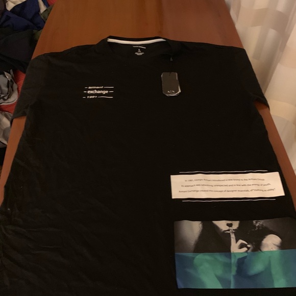 NEW - Armani T-Shirt - Large - Picture 1 of 3